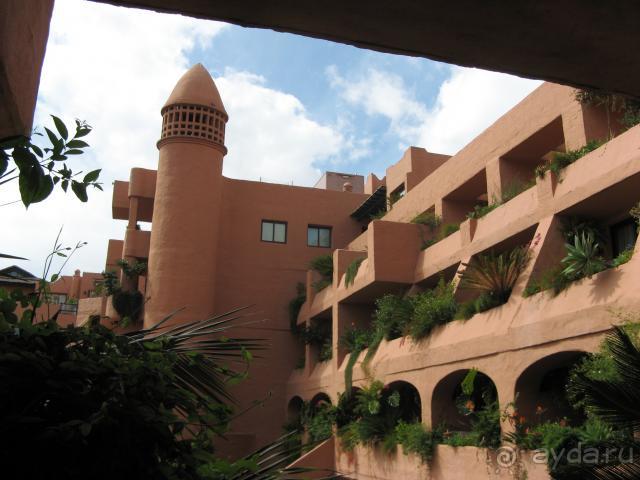 вид из номера (где море???)