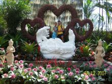 вполне приличный, без изысков