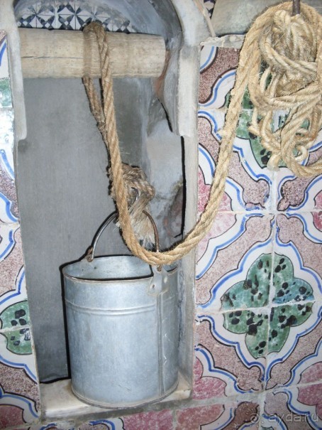 ТУНИС в апреле 2012г.