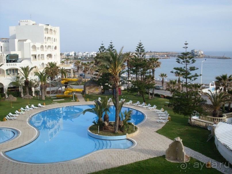 ТУНИС в апреле 2012г.