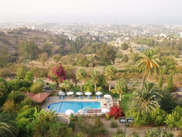 Вид из аббатства Беллапаис