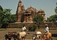 Возле храмов любви