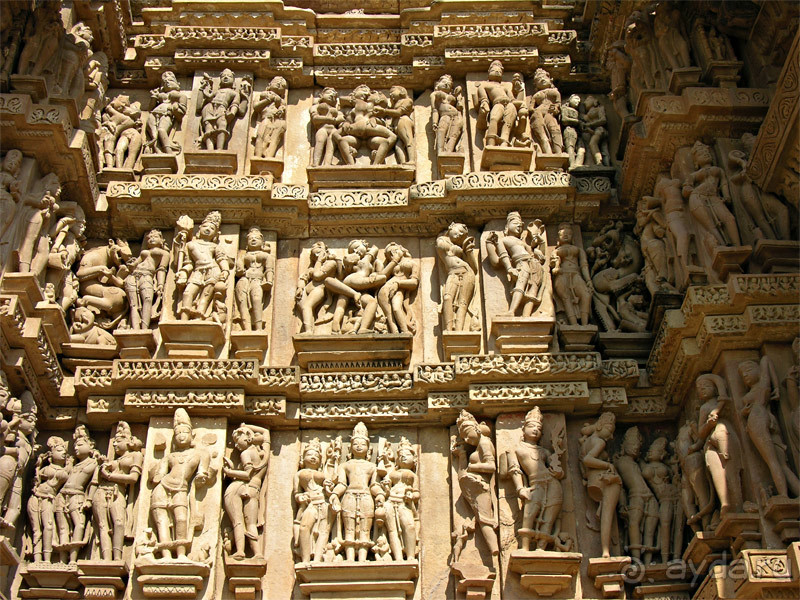 Эротические барельефы храма любви