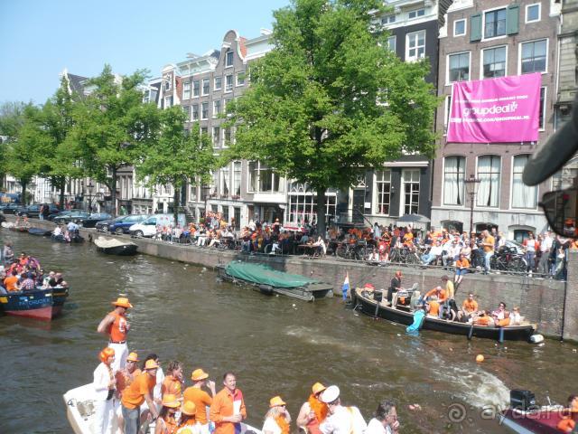 Трудный день рождения королевы.