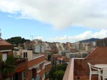 чистенький, скромный отель недалеко от парка гуэль