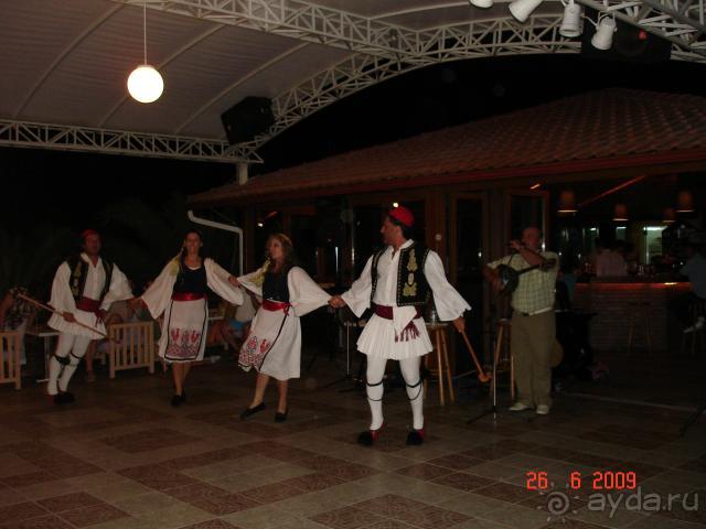 Если вам не жалко денег,то Aristoteles Holiday Resort для вас.