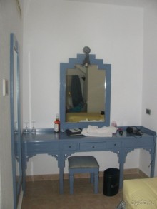 Посредственная 4-ка с огромной лысой и неудобной территорией