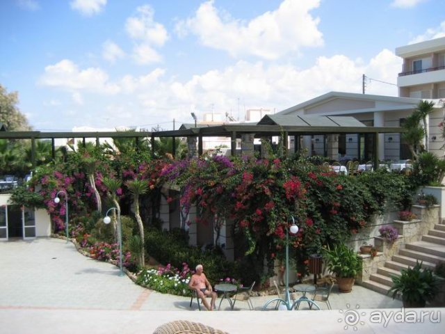 Вид на терассу ресторана в отеле