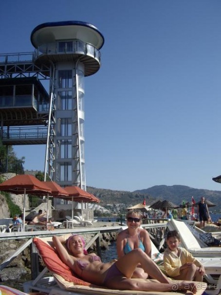 отель идет на 3 зведы с плюсом за территорию