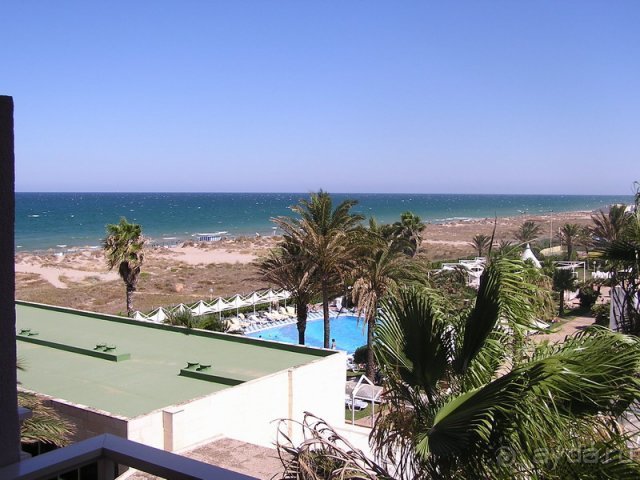 Под зеленой крышей теплый бассейн