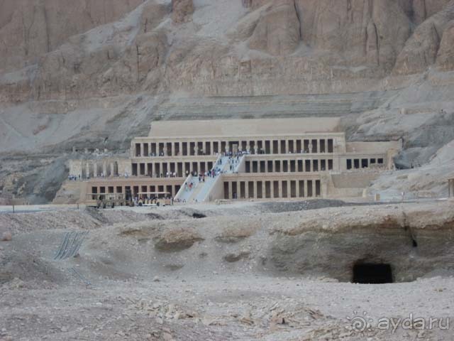 Храм царицы Хапшетсуг в Луксоре