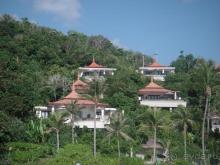 вид на отель с моря