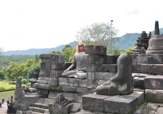 Боробудур с незнакомкой