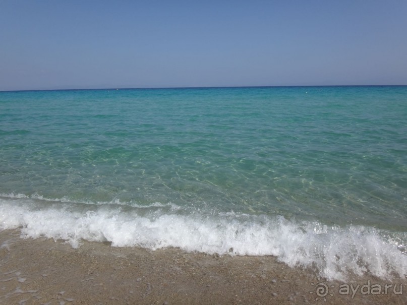 Только море и небо вокруг..........