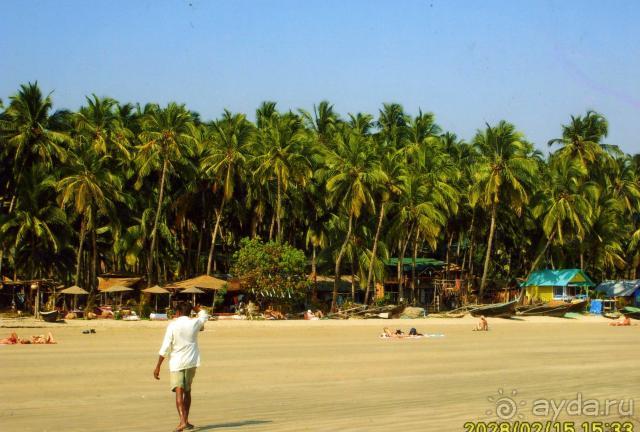 Есть вентиляторы, кондиционер, холодильник, в общем - ок