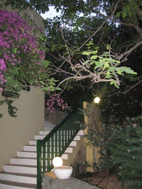 Непритязательный отель Елпида для спокойного отдыха