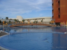 Территория небольшая, но ресторан и холл потрясли.