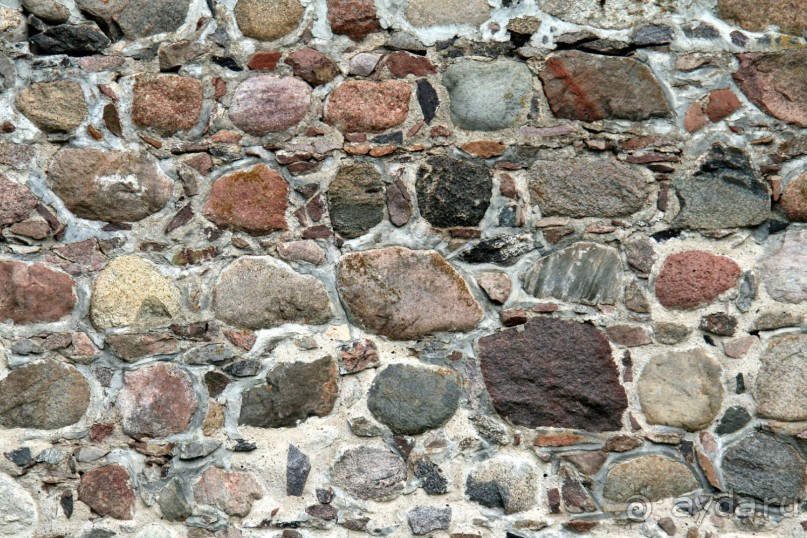 "Живая" кладка трокайского замка. 