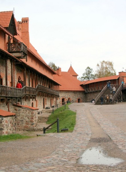 Внутренняя площадь Трокайского замка.
