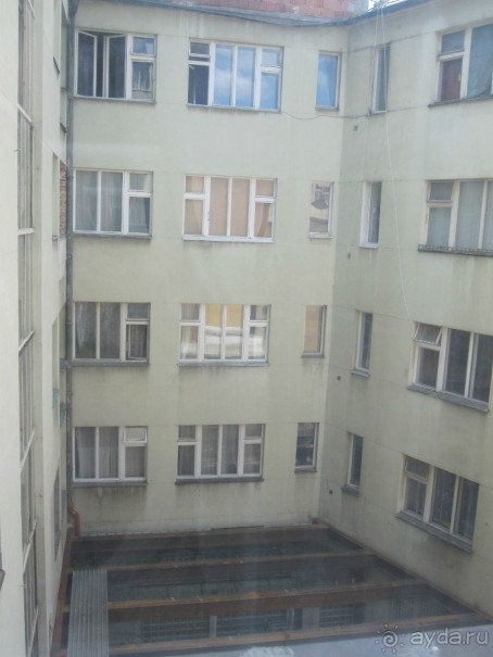 тоже из окна)