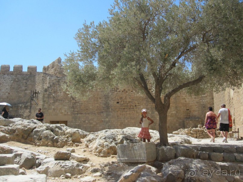 Родос с двумя детьми и неспокойными родителями)