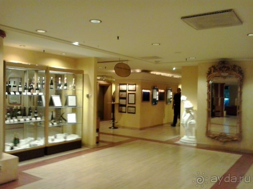 Хорошее расположение, обильные завтраки, удобные кровати