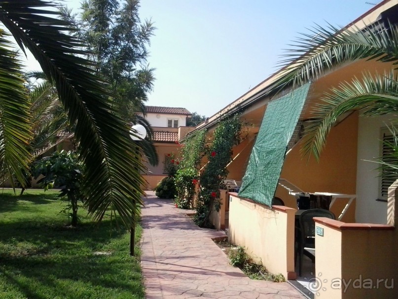 зеленый большой отель клубного типа