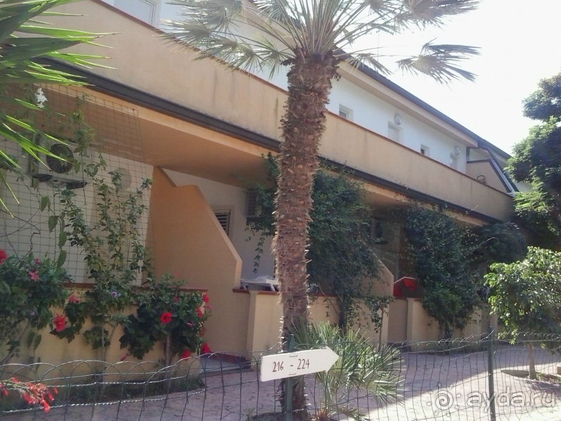 зеленый большой отель клубного типа