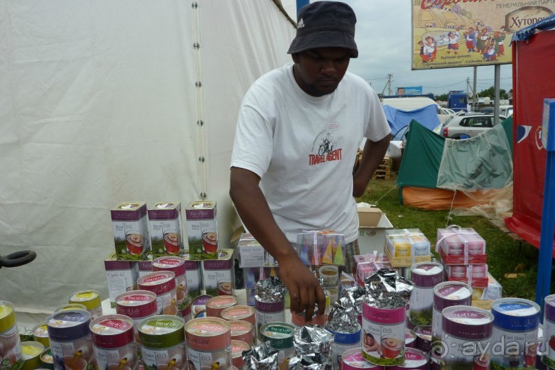 2011 г. "Национальный" продукт (кофе и чай) ну и "национальный" продавец! филиал рынка Барабашово!