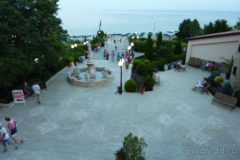 Путь с рецепшн и ресторана на пляж.