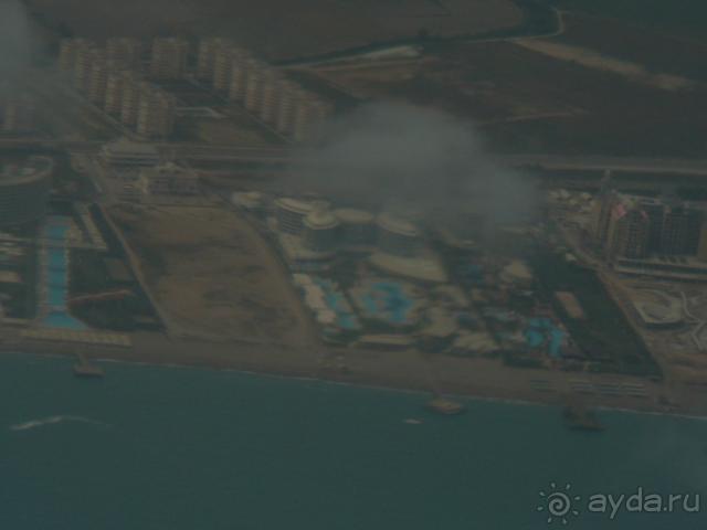 Вид на отель из самолета