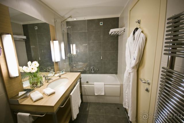 фото Athene Neos