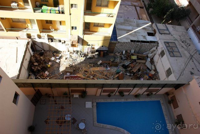 бассейн,из-за которого этот клоповник имеет четыре звезды!!!