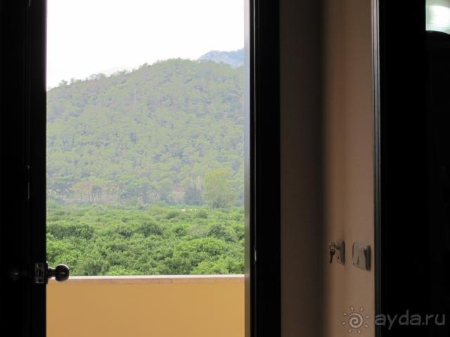 Вид из двери номера