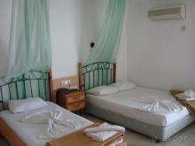 Нормальный отель рядом с морем, но шумновато