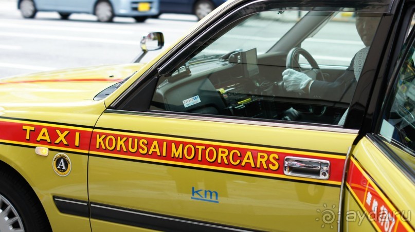 Все таксисты в белых перчатках