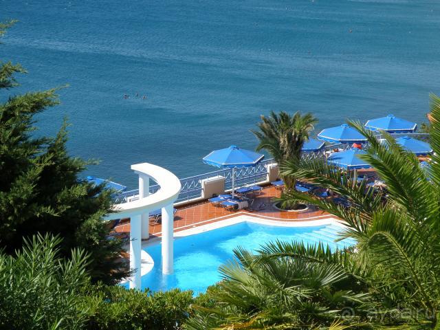 вид на Эгейское море и откр.бассейн с морской водой