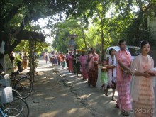 Во всех городах процессии идут чуть-ли не ежедневно