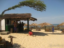 А здесь нам этот улов жарят