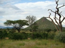 Характерный пейзаж гористой саваны