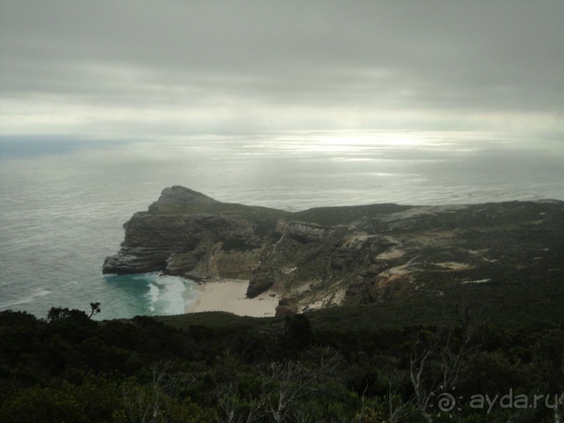Вид на мыс Доброй Надежды с мыса Кейп Пойнт.