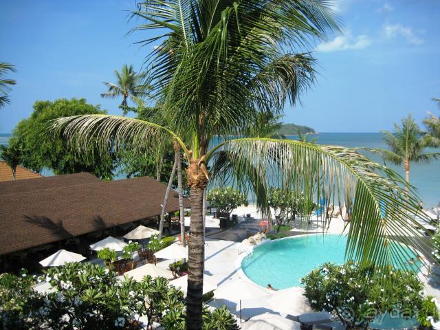 Iyara Beach Hotel & Plaza