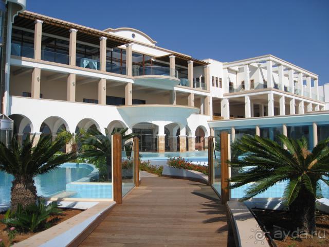 Вид на спа и ресепшн.