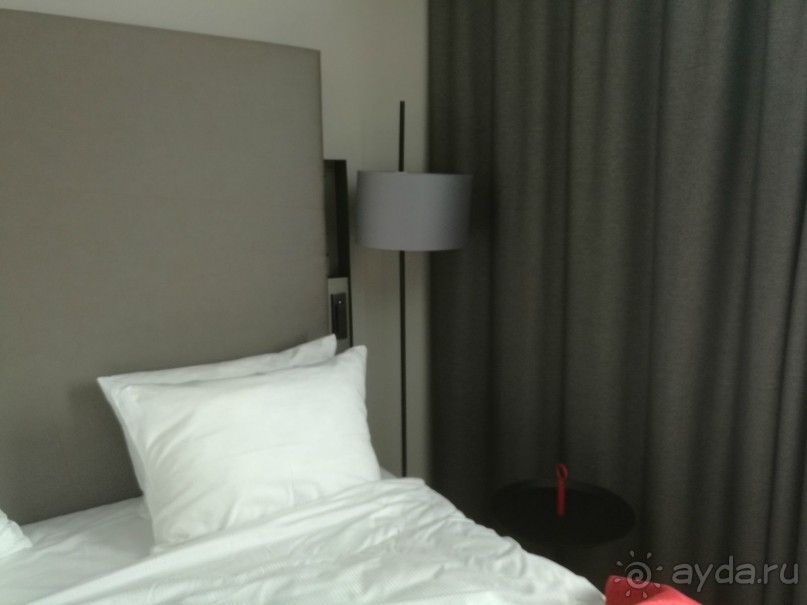 свежий эллипс-высотка