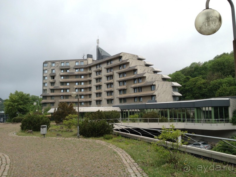 влажная ложбина