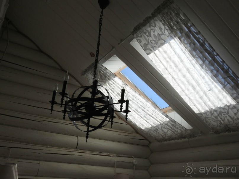 Среди лесов на  озере ледникового происхождения вырос уютный загородный отель