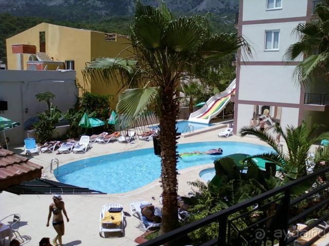 Отель нам очень понравился - маленький, уютный 