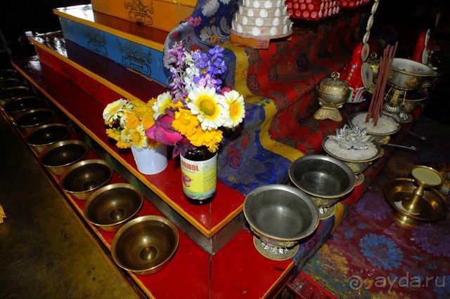 Женский монастырь религии бон