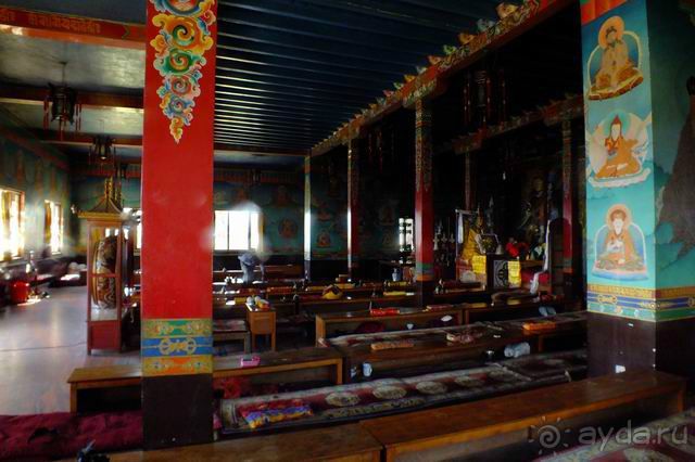 Женский монастырь религии бон