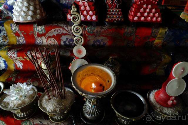 Женский монастырь религии бон